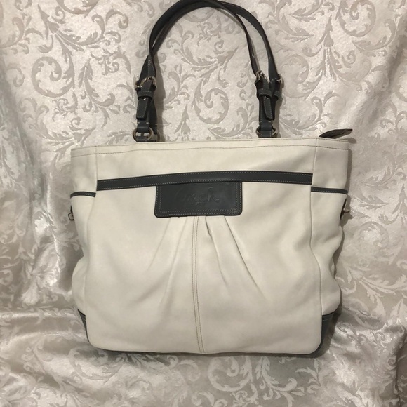 Coach Handbags - Coach Leather Tote East/West Gallery Tote.